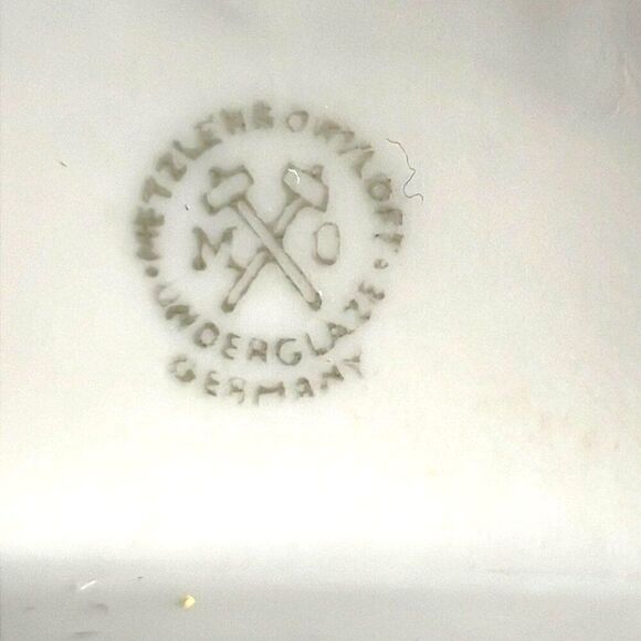 Vintage German METZLER  ORTLOFF Porcelain figurines 6'' tall - Boy & Girl Pair - Picture 10 of 10